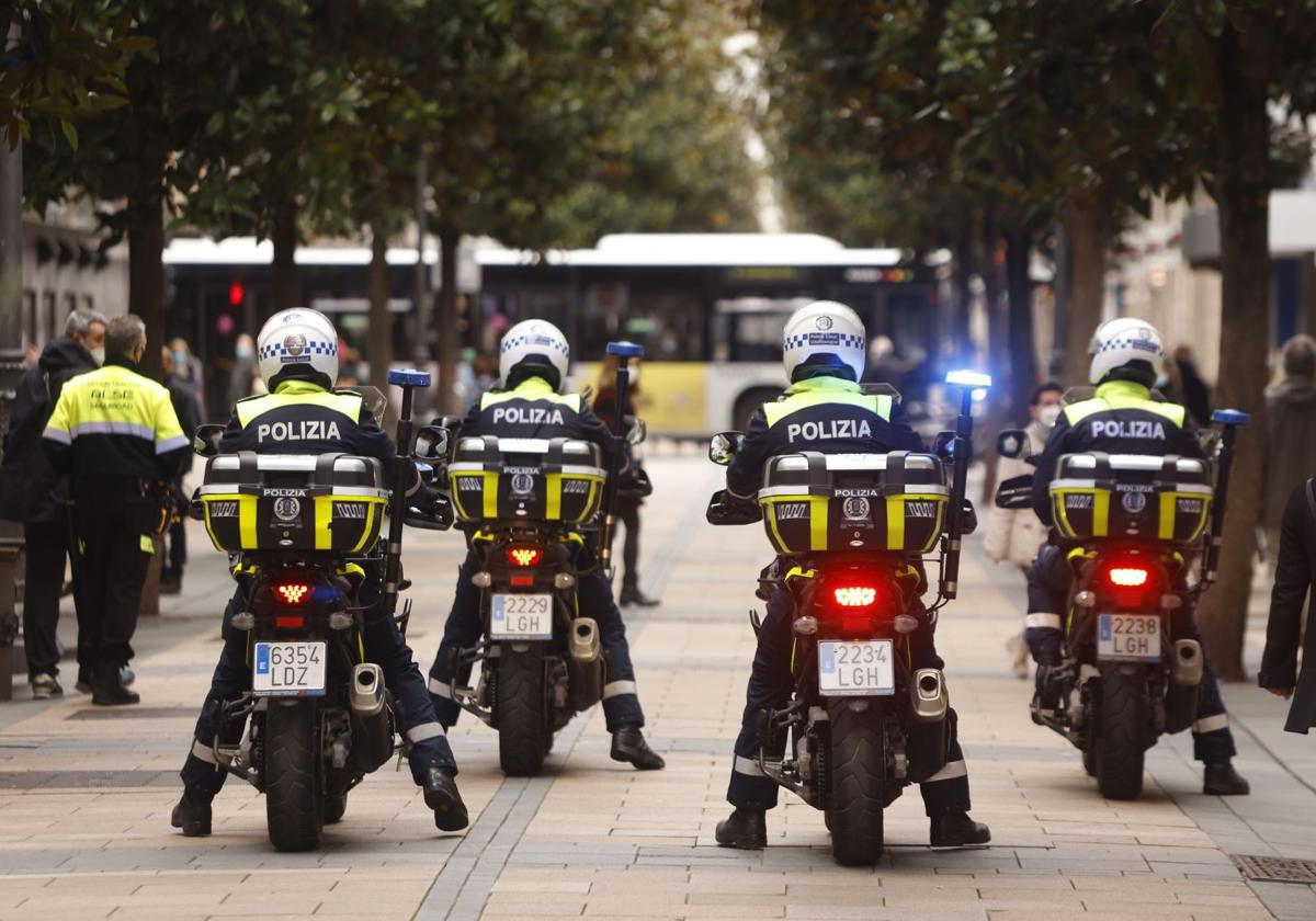 Descubre que están robando en su bar al ver a los ladrones por las cámaras de seguridad desde casa