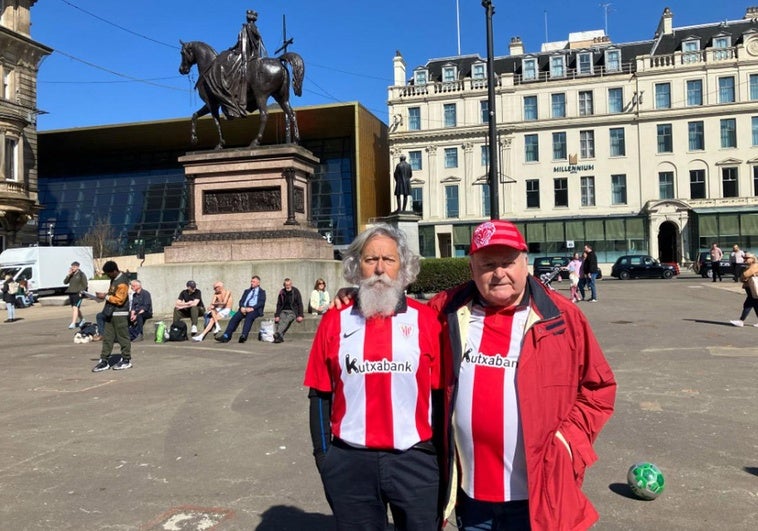 50 años de viajes por Europa con el Athletic: «Es un honor»