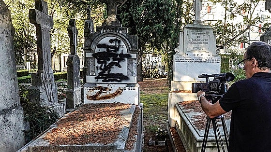 ¿Cómo se debe sancionar a la persona que arrojó excrementos a la tumba de Fernando Buesa?