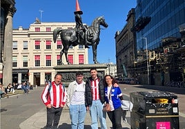 La familia extremeña que ha ido a Glasgow a animar al Athletic sin entradas: «Merece la pena por el ambiente»