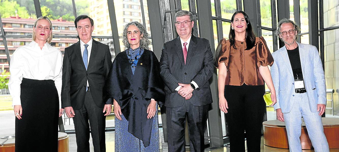 Miren Arzalluz, Rafael Pardo, Ibone Bengoetxea, Juan Mari Aburto, Leixuri Arrizabalaga y Douglas Dreishpoon.