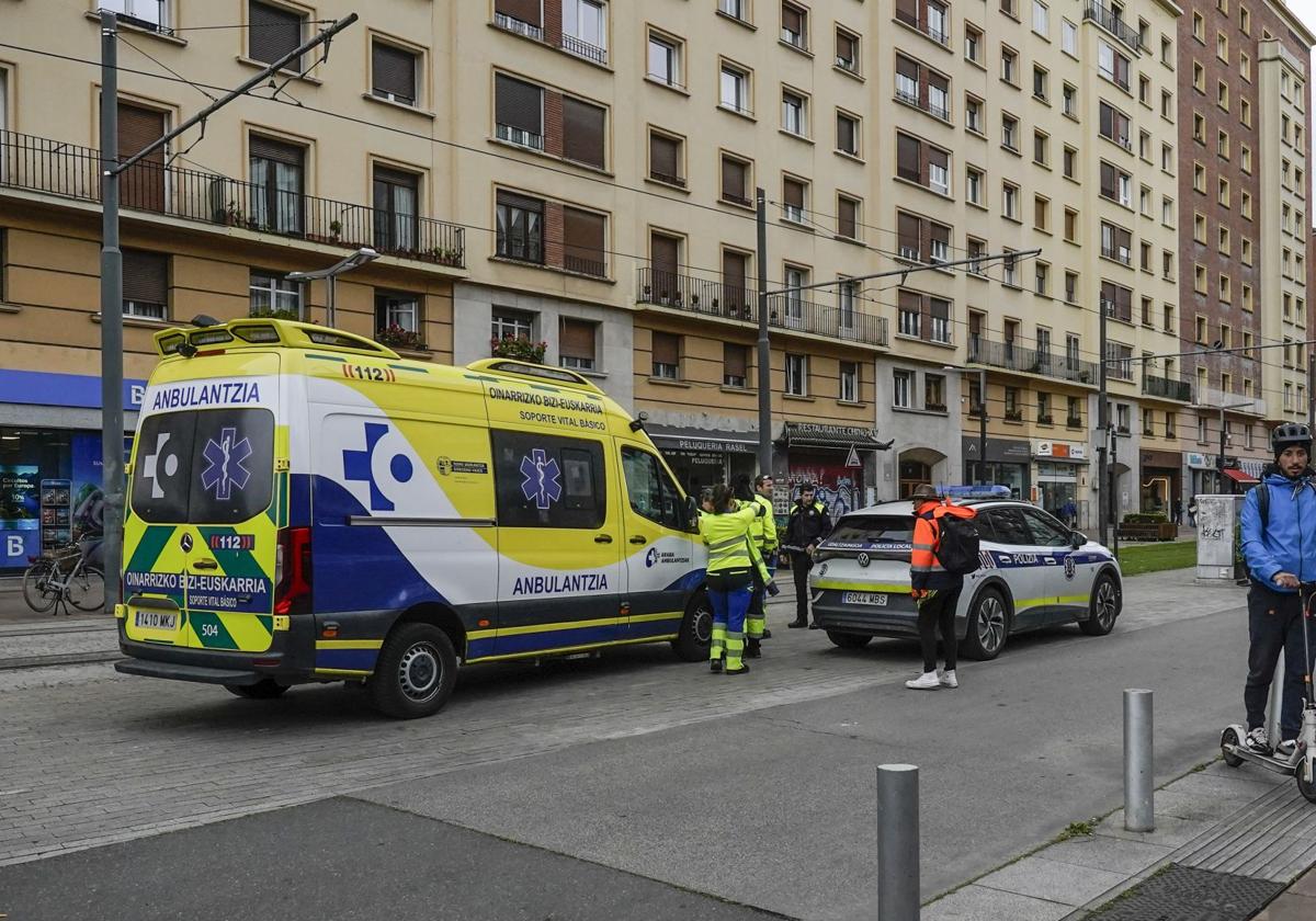 Restablecido el servicio tranvía de Vitoria entre Sancho el Sabio y Honduras tras un incidente con una bicicleta