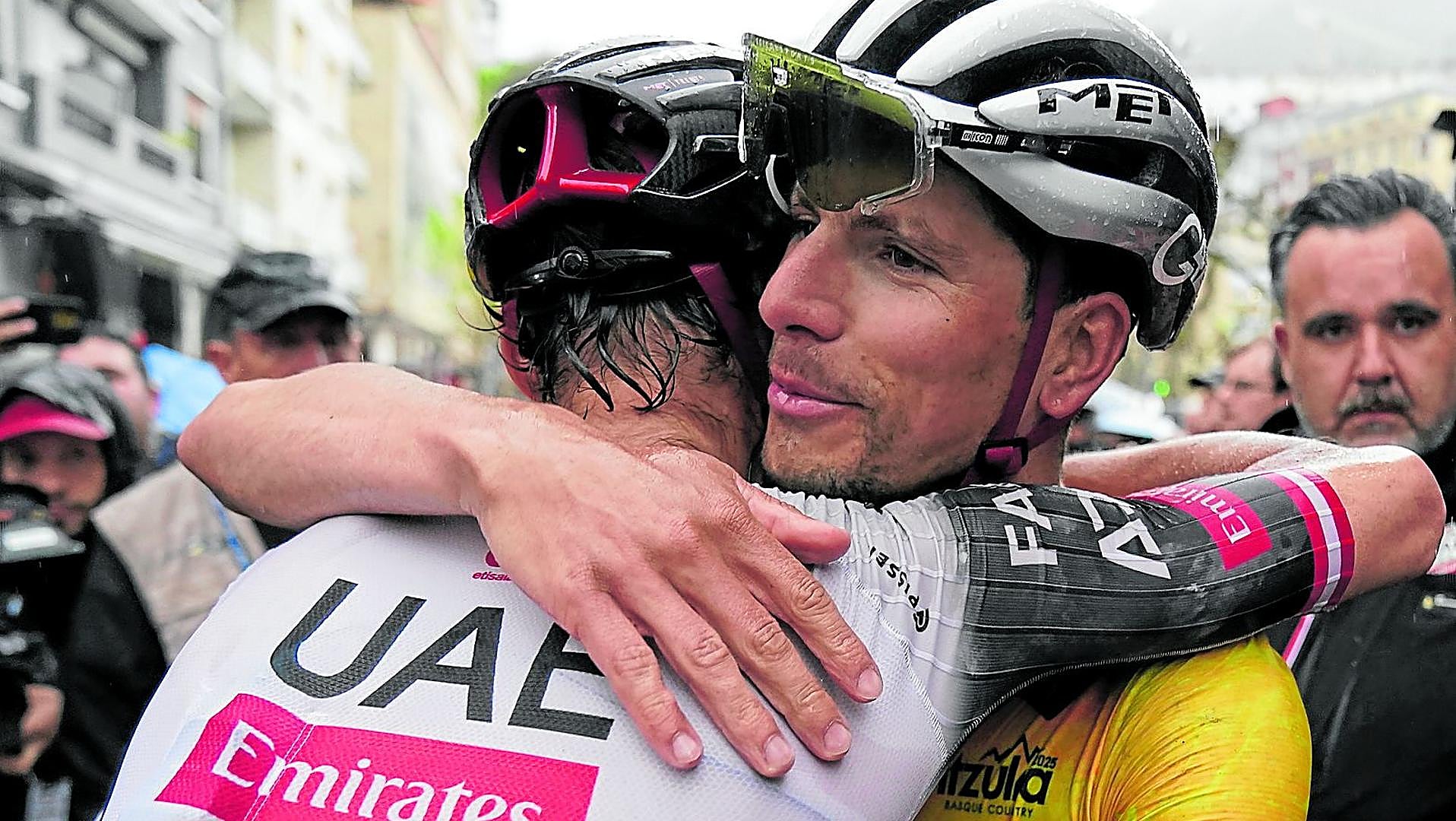 Joao Almeida on Pogacar & UAE Team Tactics | Cycling News