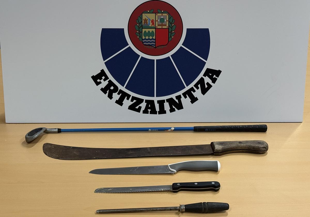 Seis detenidos por una pelea multitudinaria en un piso de San Sebastián: cuchillos, un machete y un palo de golf