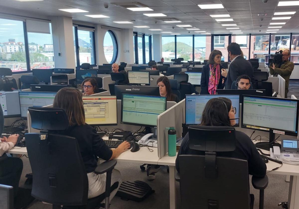 El servicio de teleasistencia amplía sus instalaciones de Bilbao para poder atender a 200.000 vascos
