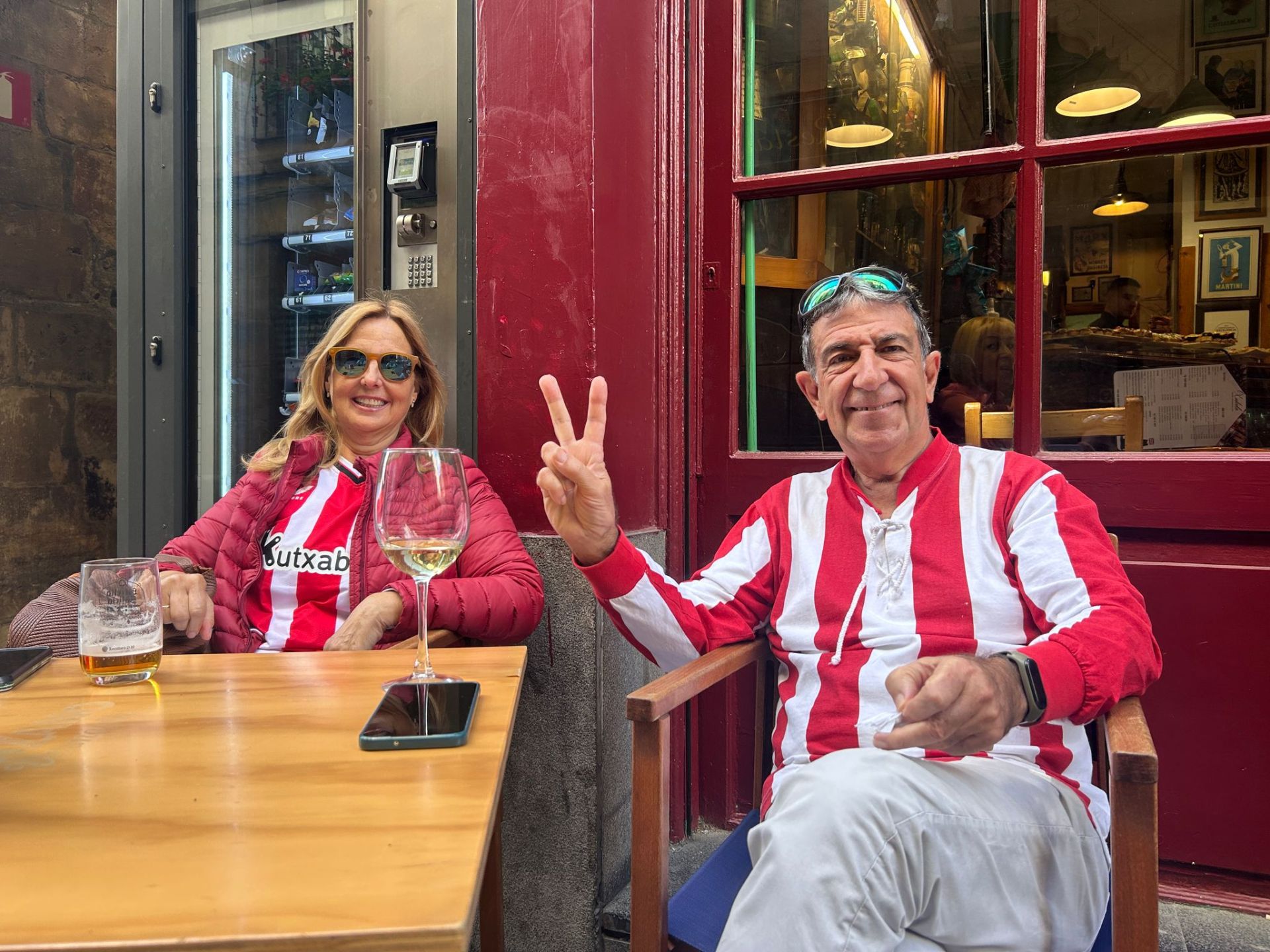 Así vivieron las aficiones del Athletic y el Rangers las horas previas al partido de San Mamés