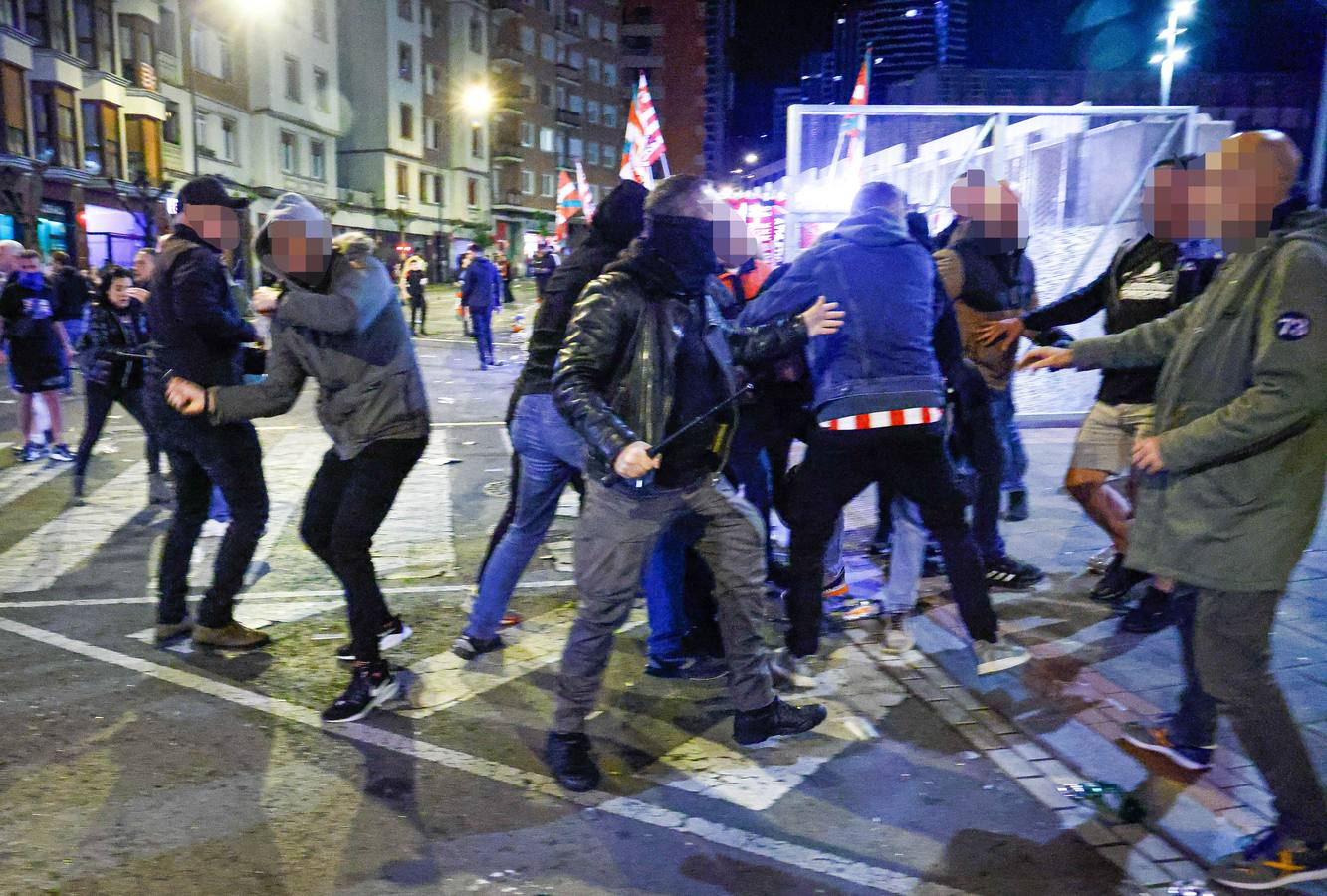 Athletic-Rangers: Las imágenes de los incidentes en la explanada de San Mamés