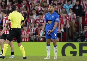 La queja del entrenador del Rangers: «Ha habido dos penaltis claros del Athletic»