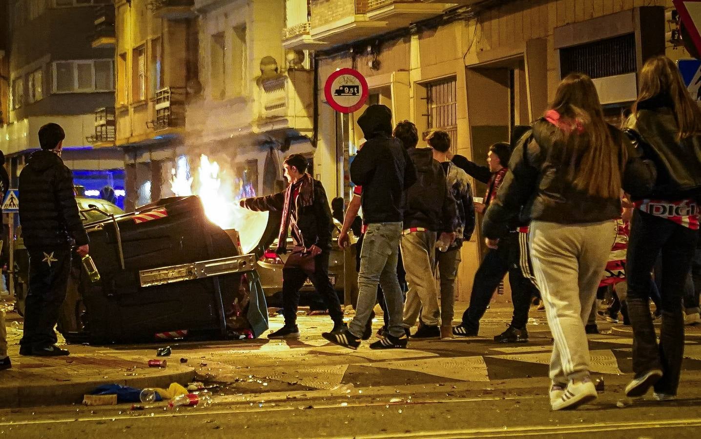Athletic-Rangers: Las imágenes de los incidentes en la explanada de San Mamés