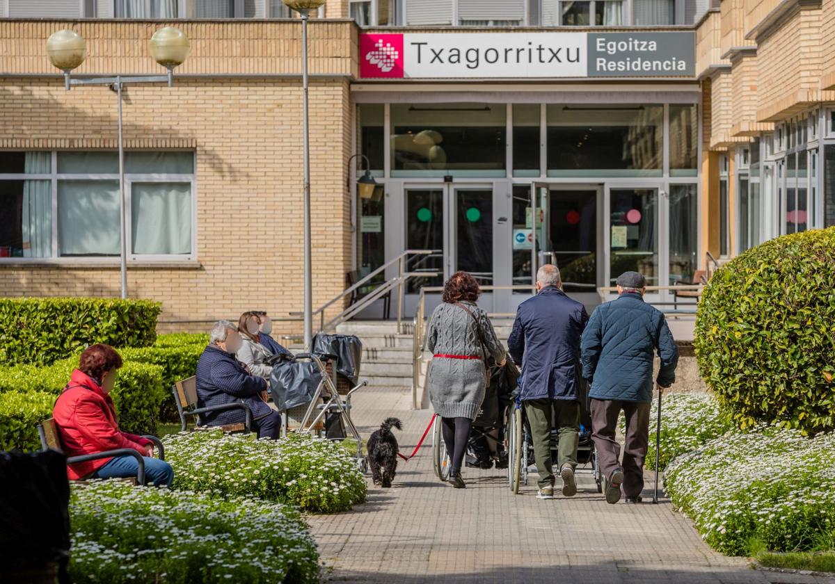 279 mayores esperan en Álava para tener una plaza pública en residencia