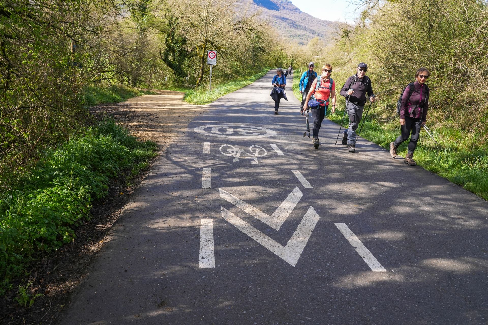 En la obra se ha intervenido en zonas urbanas, caminos agrícolas y vías previamente asfaltadas.