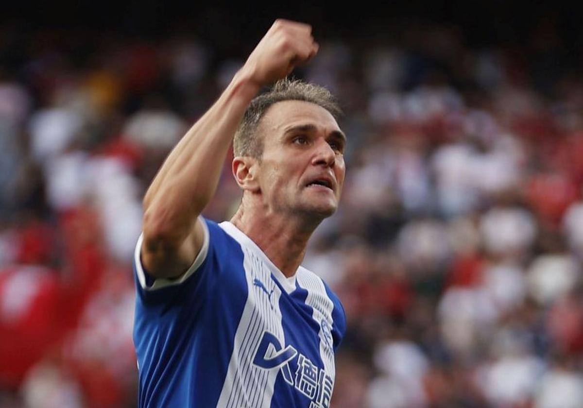 Saque de banda, tacón, tres toques y gol del empate de Kike García