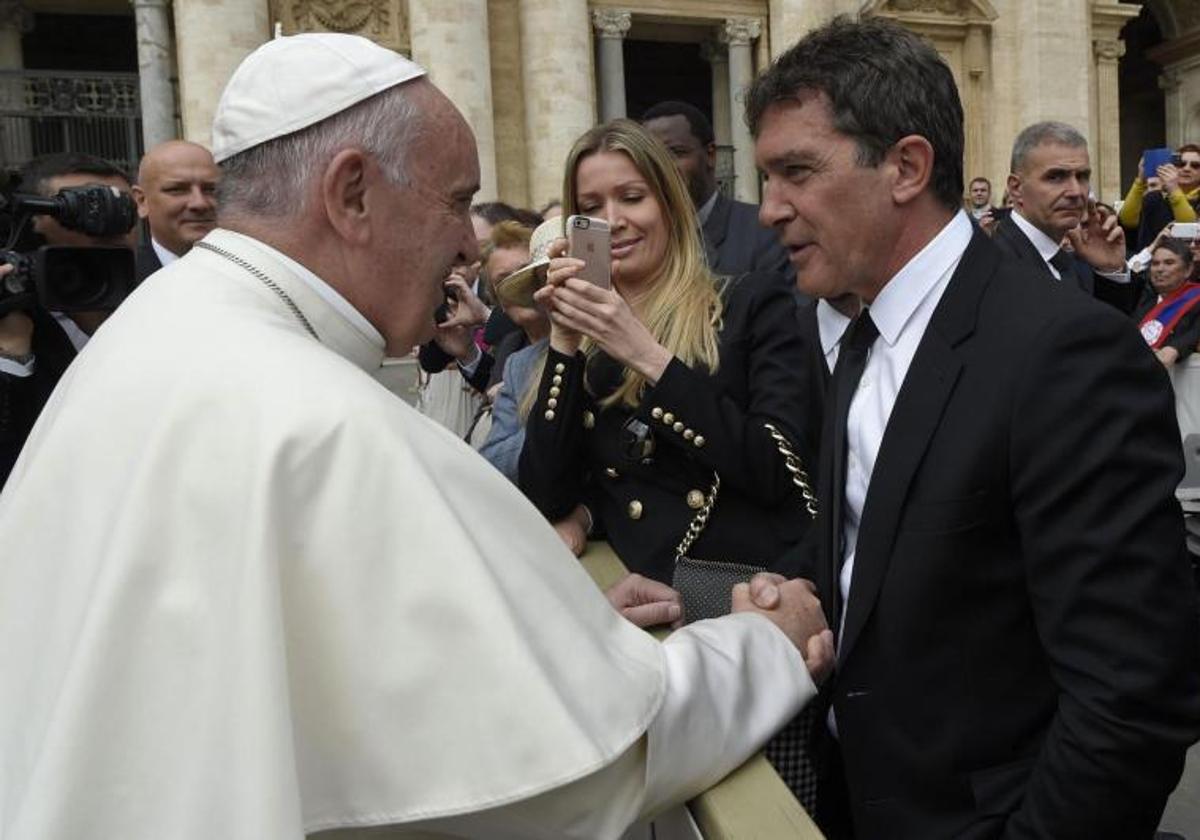 Del saludo de Antonio Banderas al encuentro con DiCaprio: el Papa Francisco y las celebrities
