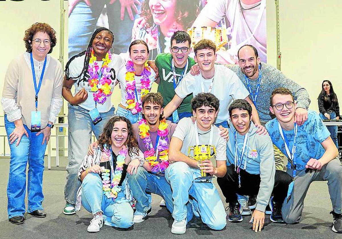 Alumnos de un colegio de Santutxu llegan a la final de la First Lego League pero renuncian por falta de dinero