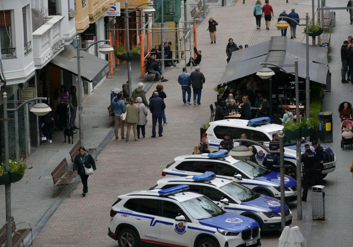 Hinchas del Alavés, entre los 55 identificados, «con indumentaria ultra», por la Ertzaintza en la previa del Eibar-Málaga