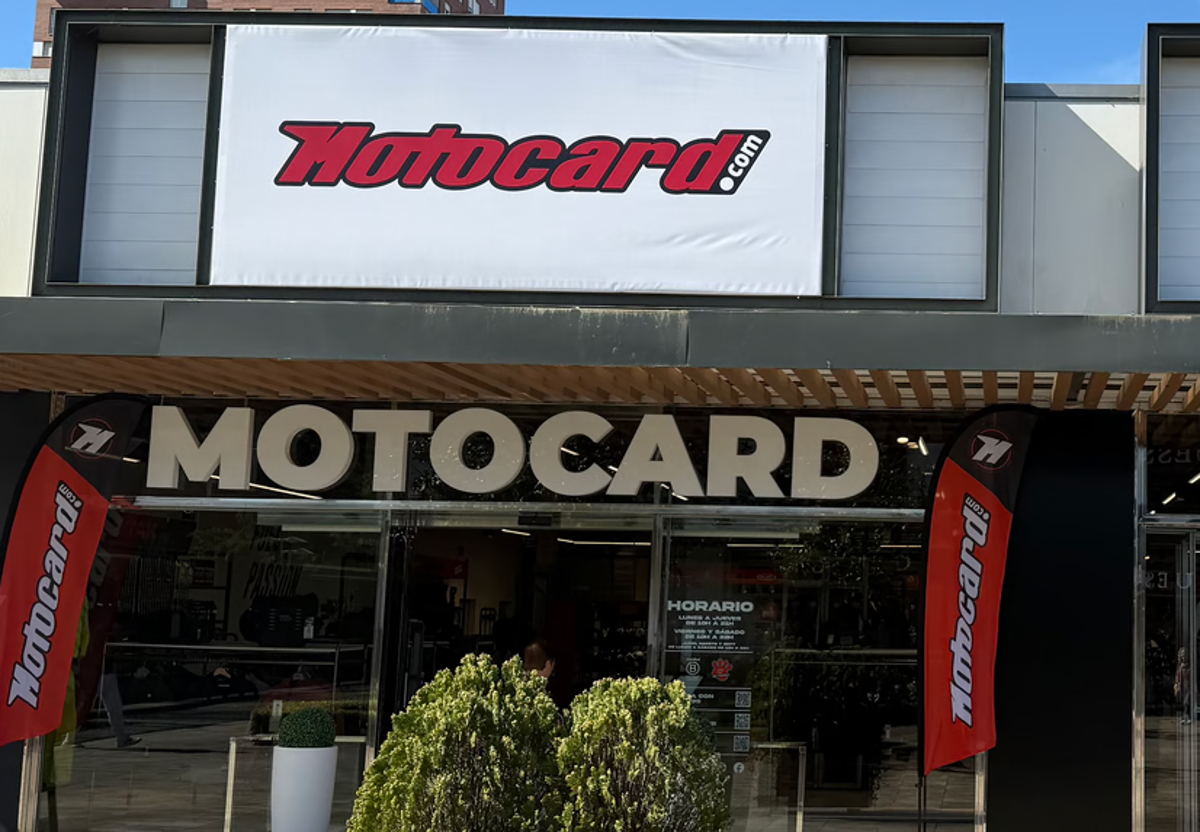Una tienda especializada en equipación para motos abre en Megapark