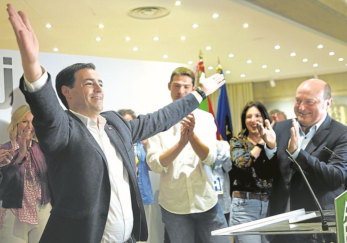 Pradales apela a la «autoexigencia» al cumplirse un año de su victoria electoral