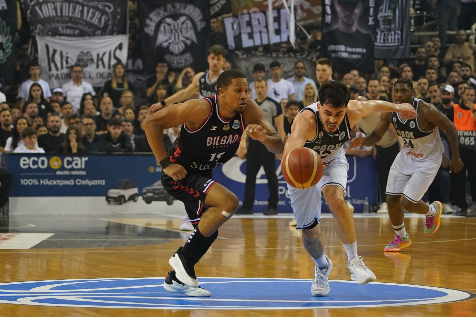 En imágenes la final de la Europe Cup, PAOK-Bilbao Basket