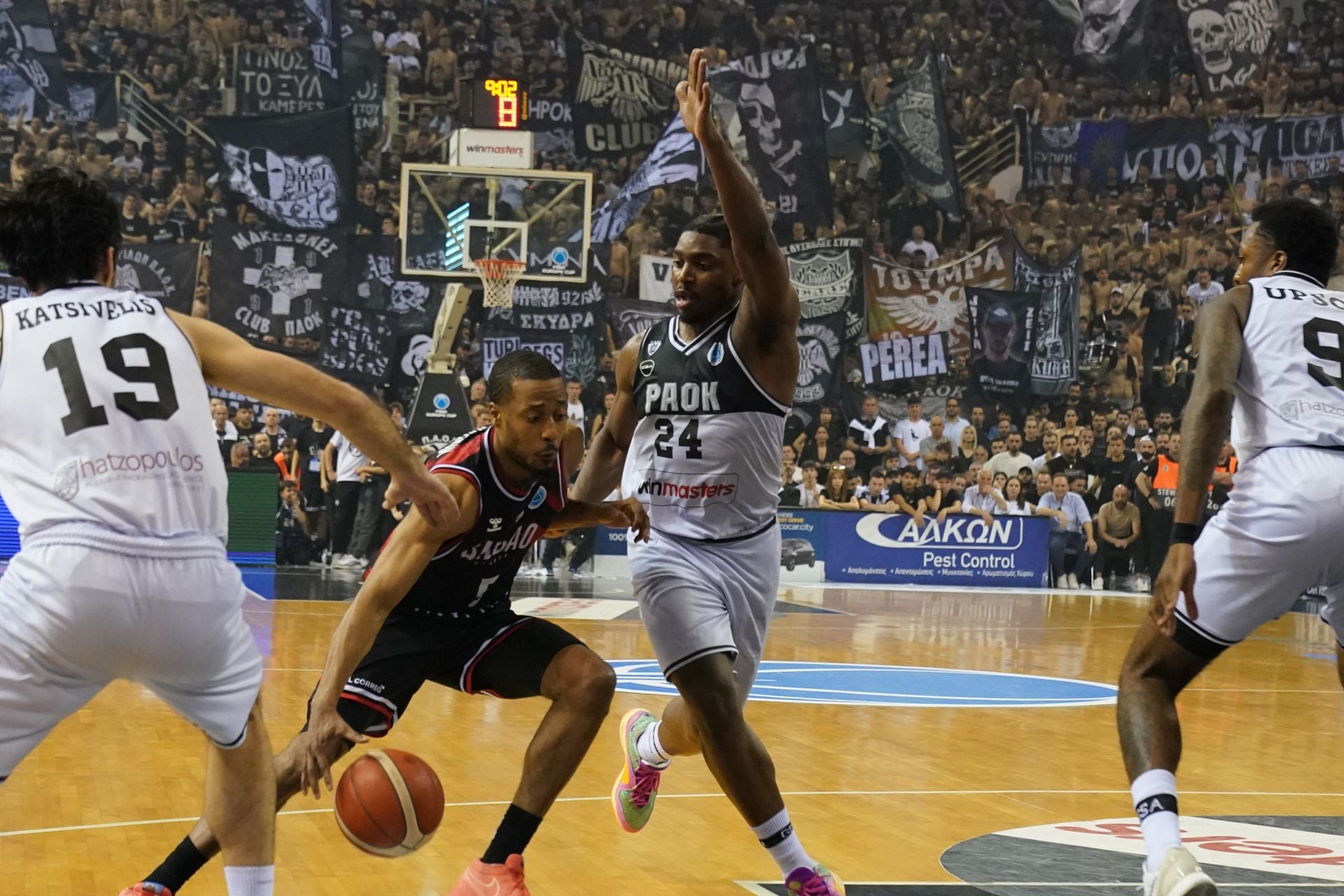 En imágenes la final de la Europe Cup, PAOK-Bilbao Basket