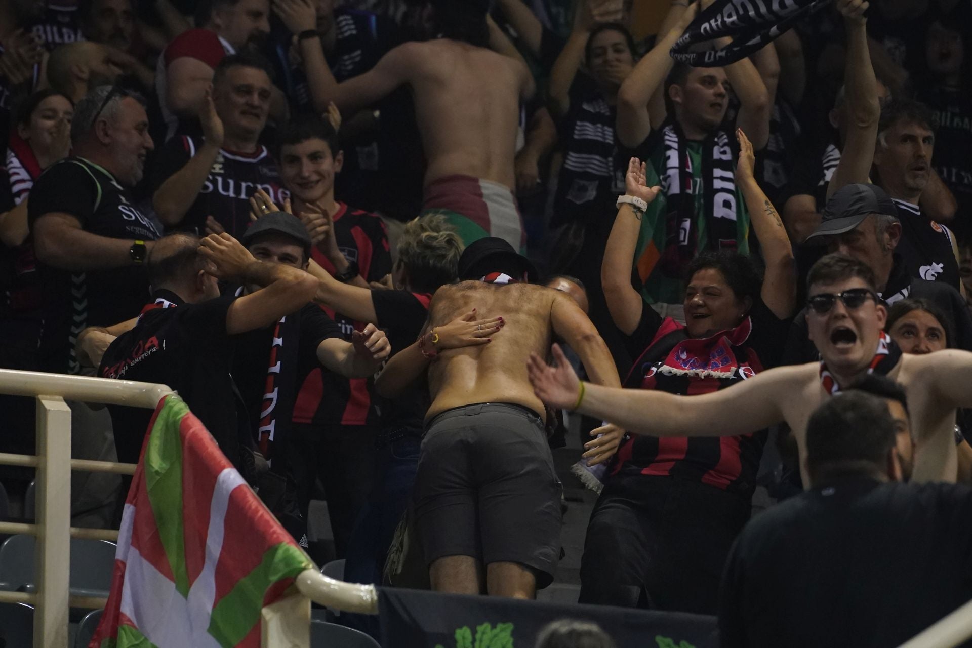 En imágenes la final de la Europe Cup, PAOK-Bilbao Basket