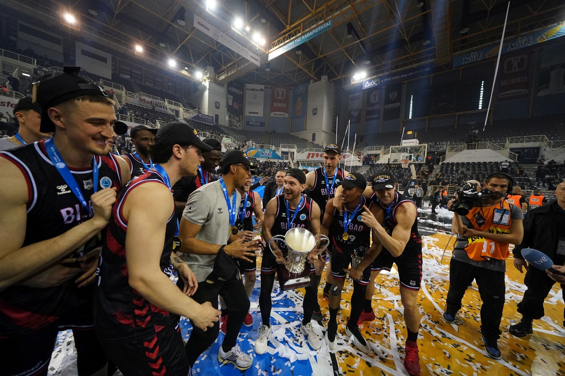En imágenes la final de la Europe Cup, PAOK-Bilbao Basket