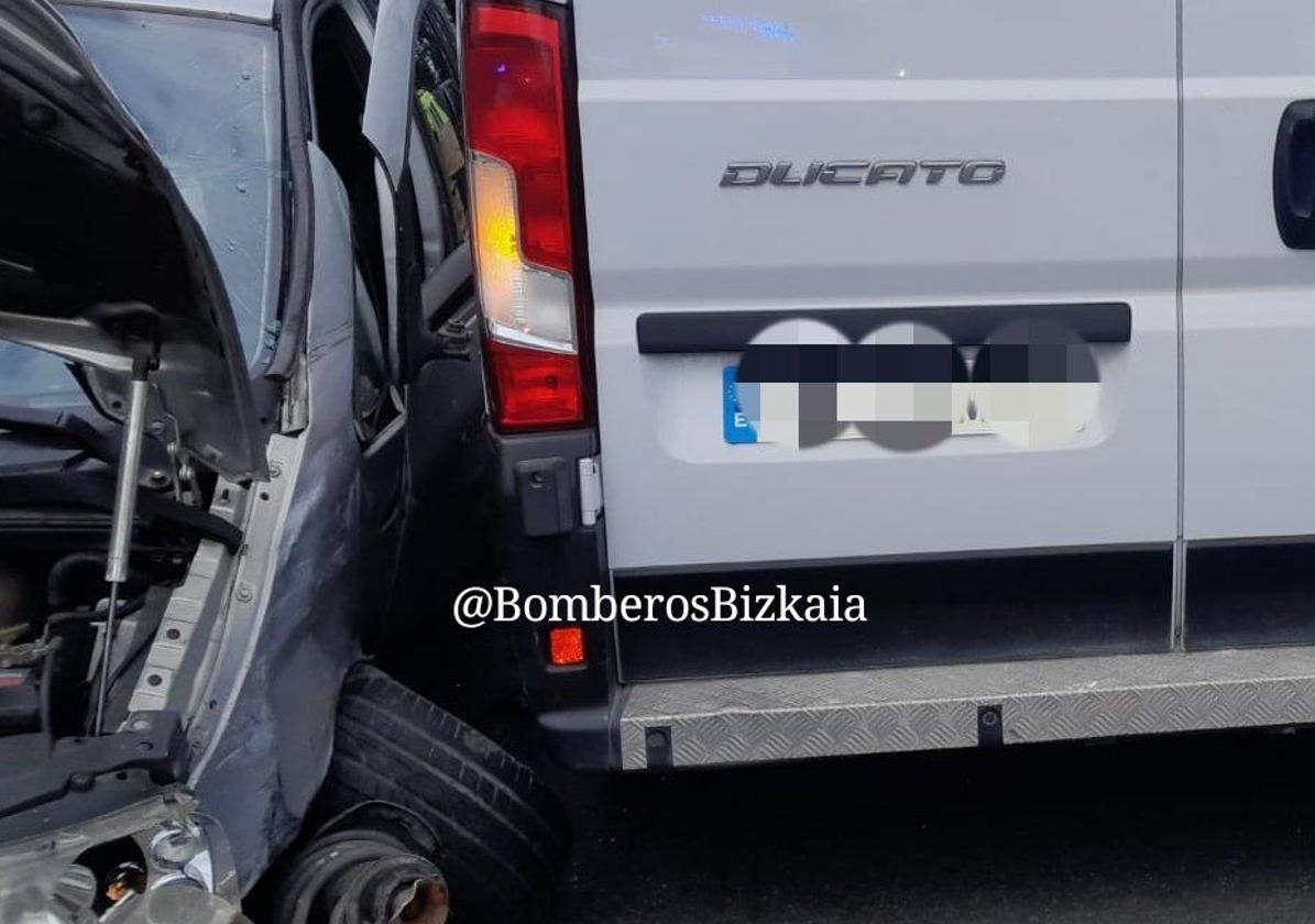 Dos personas resultan heridas en un accidente de tráfico en Mundaka