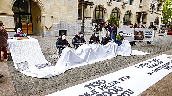 Vitoria recuerda a las 1.100 víctimas de Rana Plaza doce años después