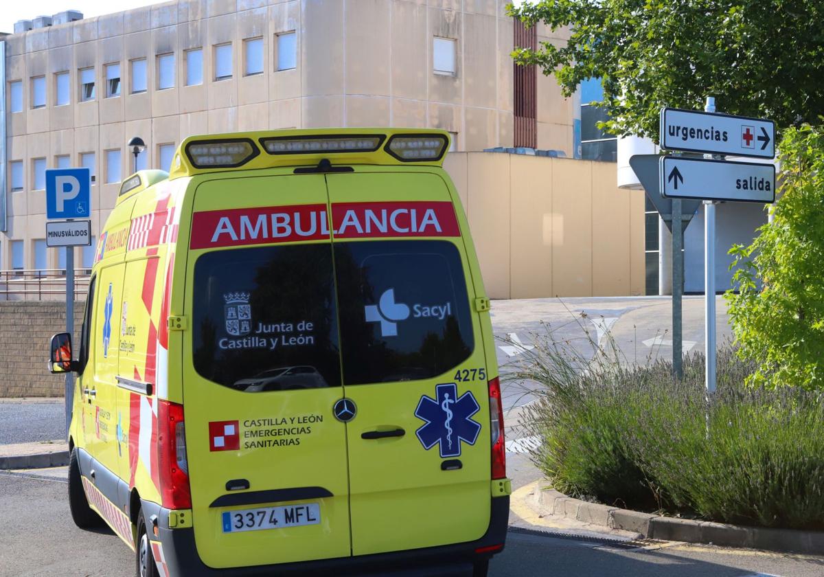 Trasladan al hospital de Miranda a tres heridos en un accidente de tráfico en la N-1