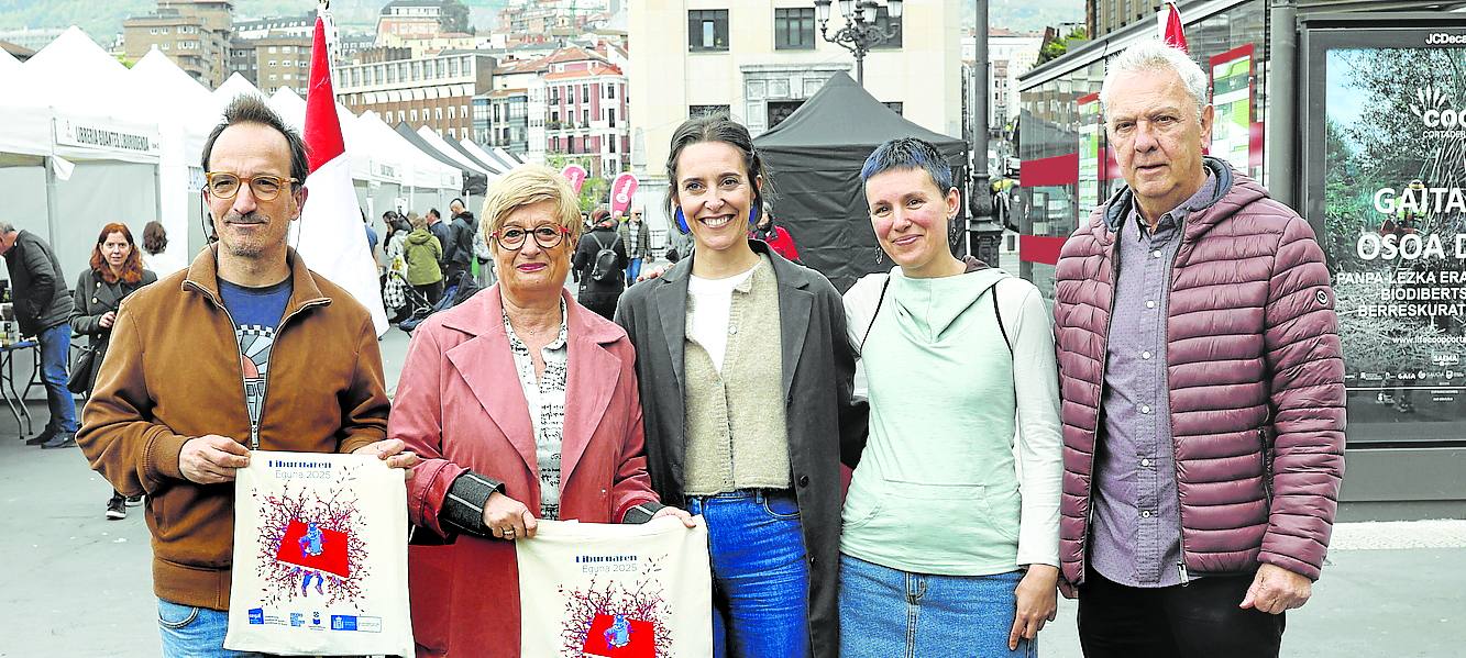 Javier Cámara, Itziar Urtasun, Itxaso Martín Zapirain, Garazi Albizua y José Iturri. 