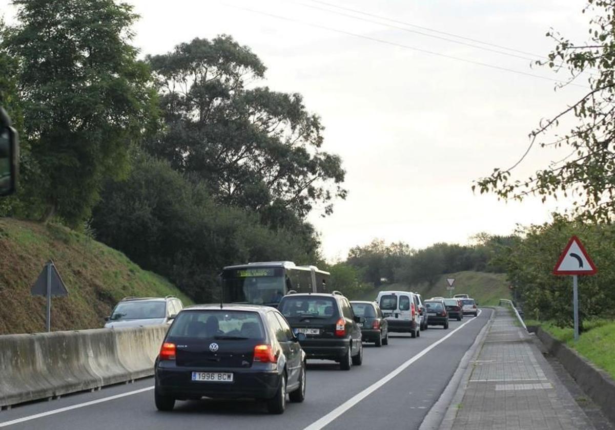 La nueva propuesta prevé ampliar la BI-647 a dos carriles de subida y dos de bajada.