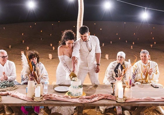 La boda de Nerea y Zakarya en el desierto del Sáhara con aurresku, ikurriña y mucho amor.