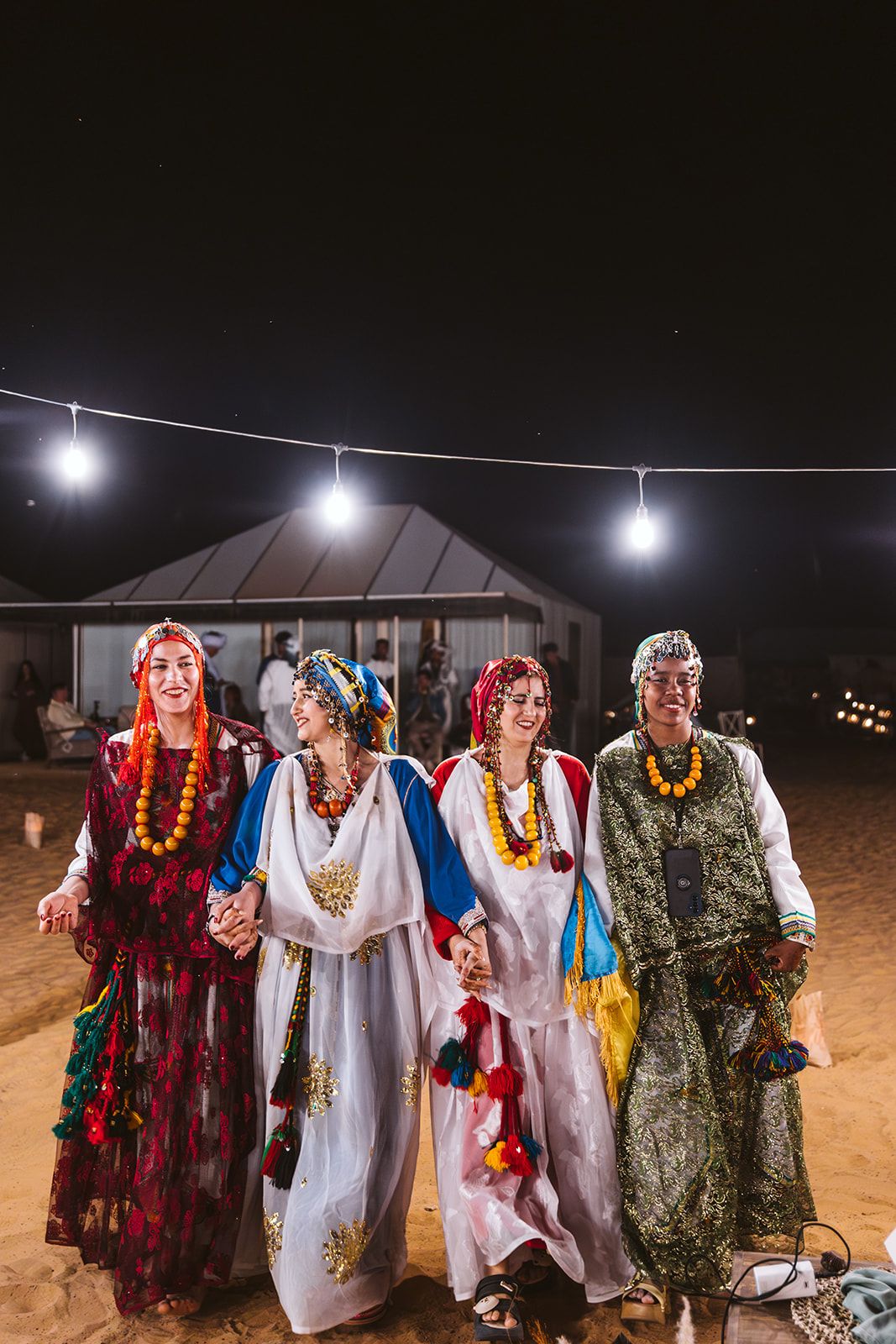 La boda de una bilbaína y un marroquí en el desierto del Sáhara con aurresku, ikurriña y mucho amor