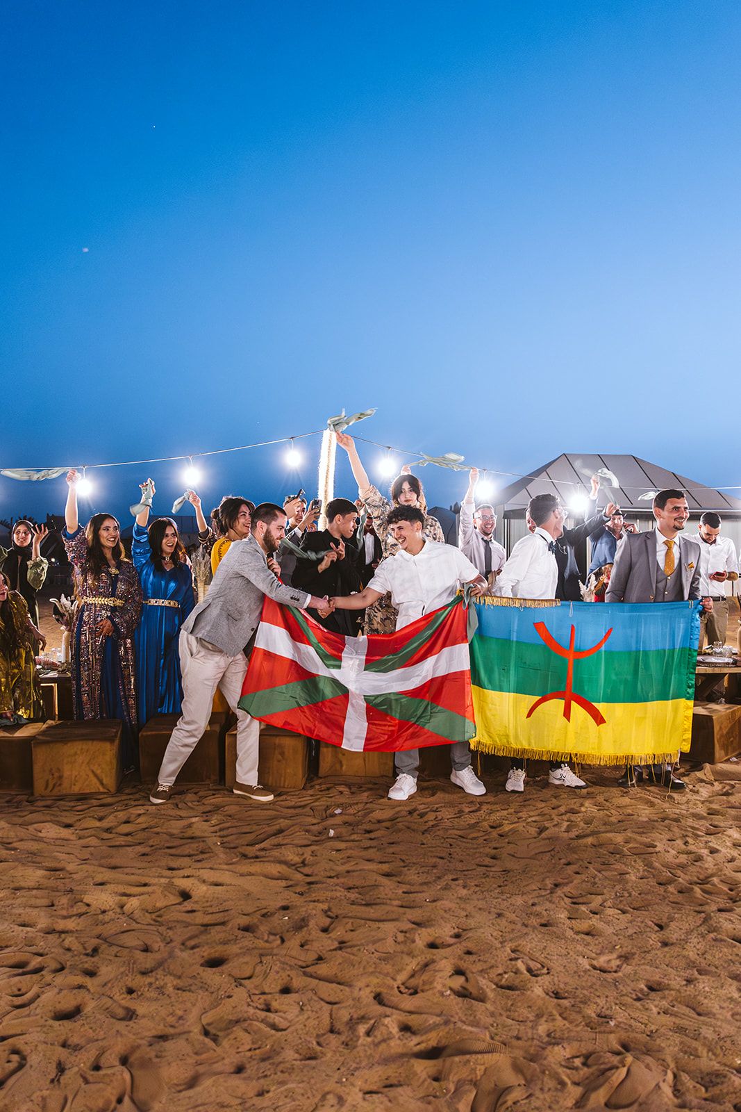 La boda de una bilbaína y un marroquí en el desierto del Sáhara con aurresku, ikurriña y mucho amor