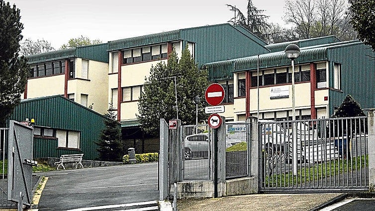 El colegio Latiorro de Llodio tendrá dos nuevas pasarelas para ser más accesible