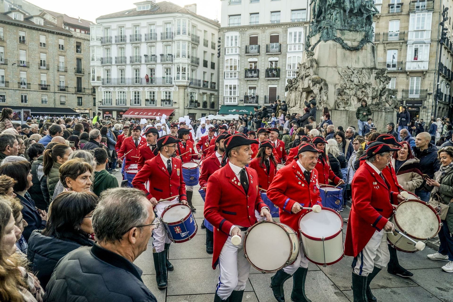 Las mejores imágenes de la Tamborrada vespertina