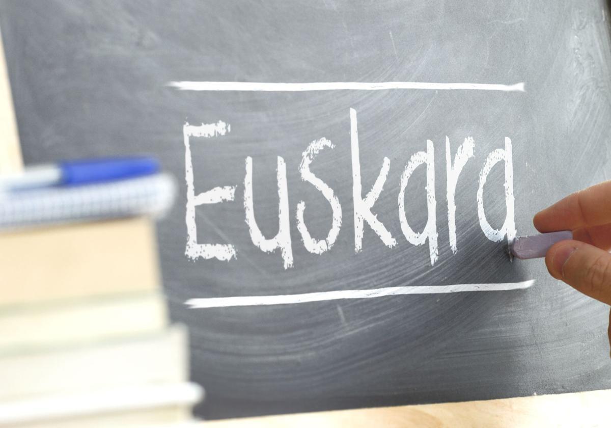 El absurdo enfrentamiento euskera-castellano