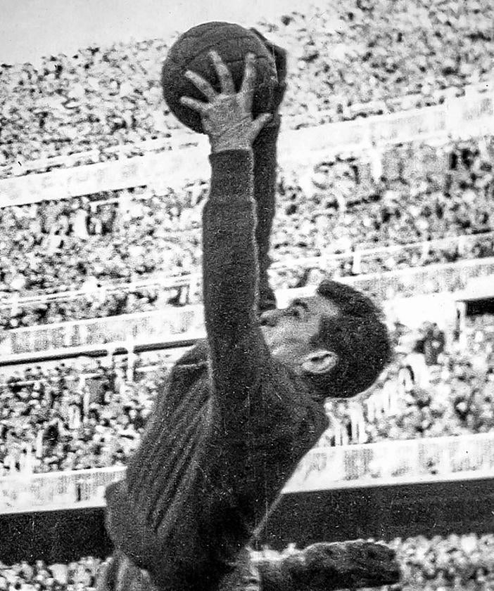 Imagen secundaria 2 - Deyverson, Gorospe o Berasaluce, partícipes de algunas de las victorias más notorias del club.