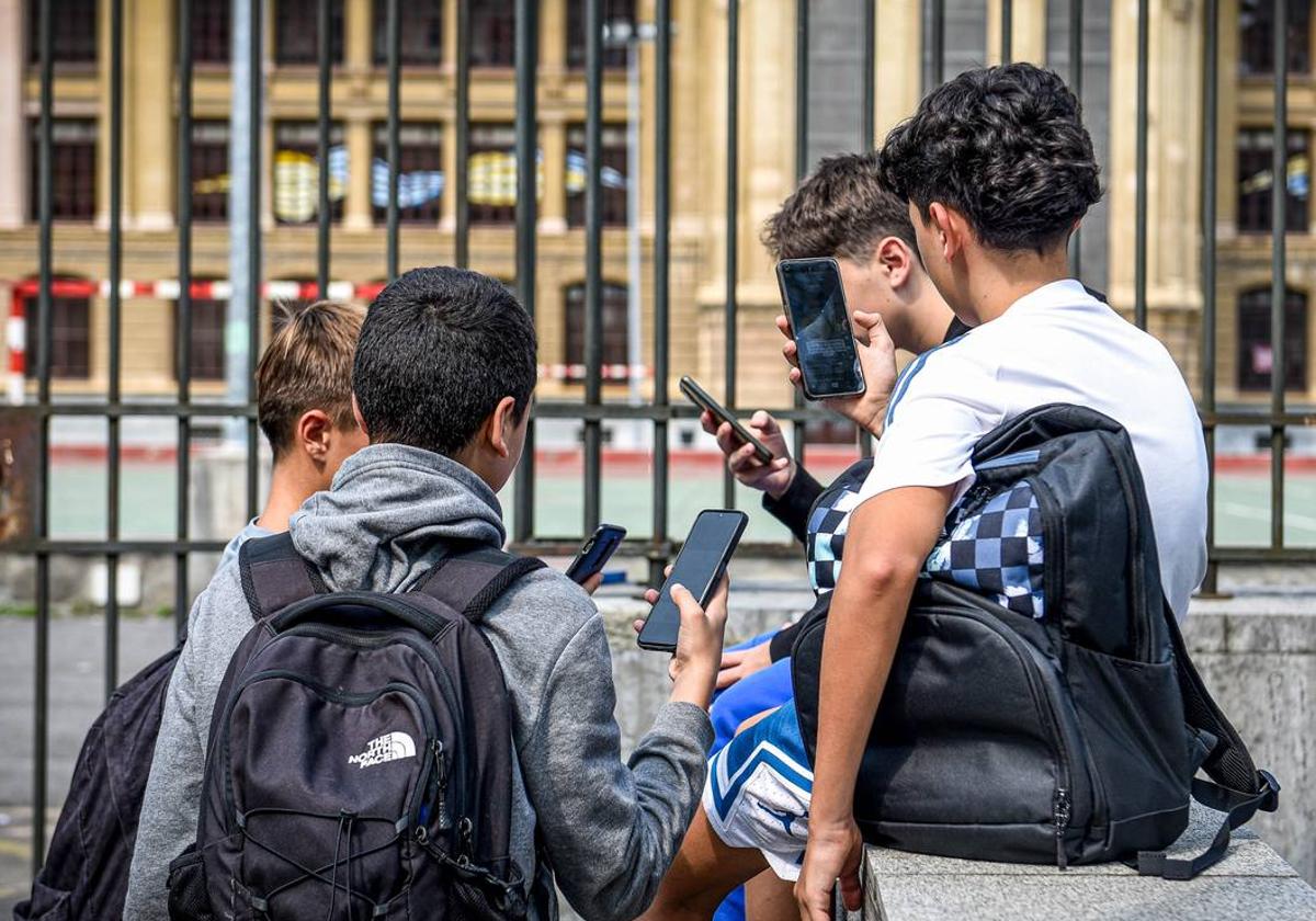 Más de la mitad de los niños y adolescentes vascos llegan con sueño al colegio