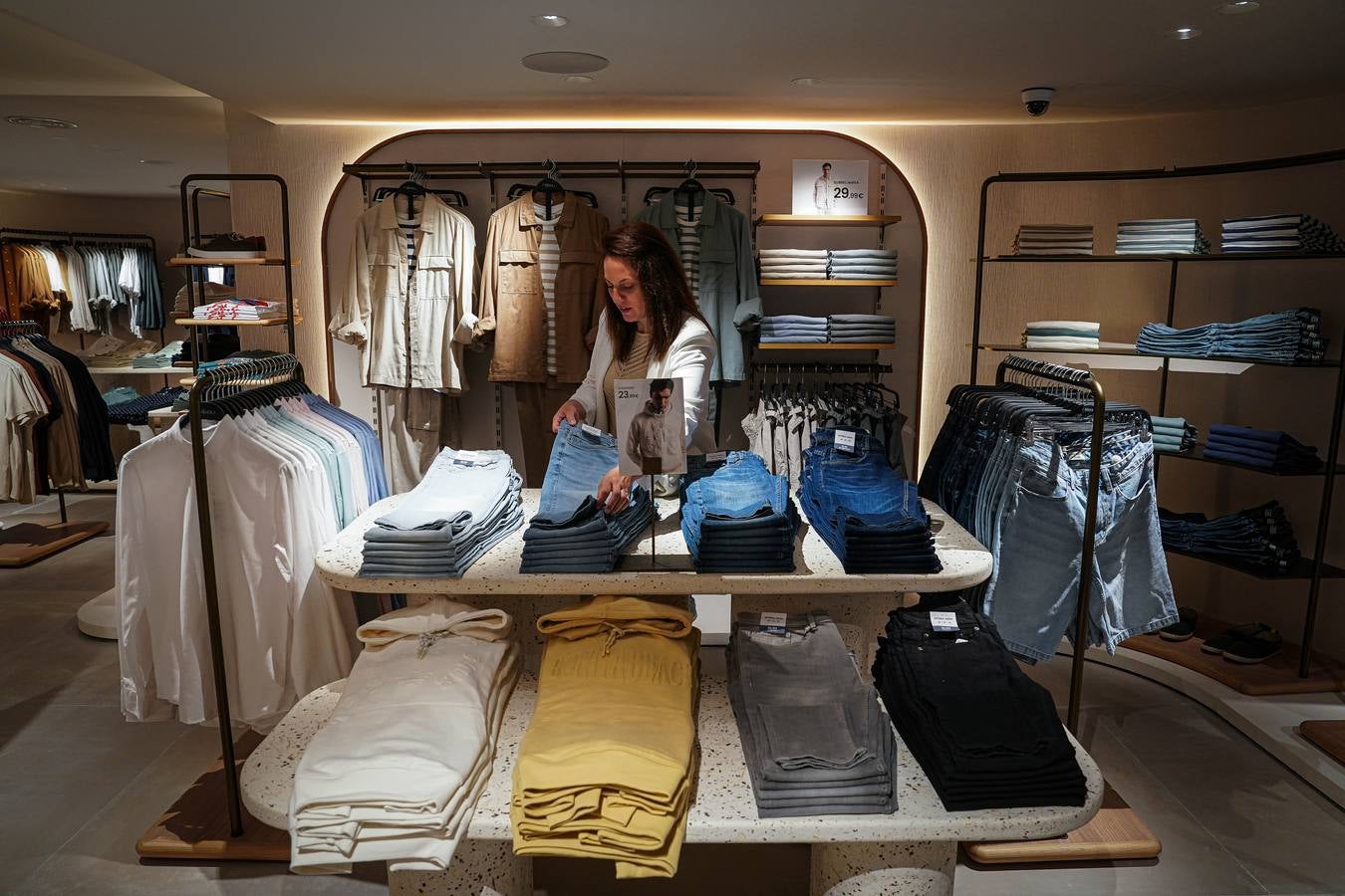 Sfera reabre su tienda en la Plaza Moyúa de Bilbao