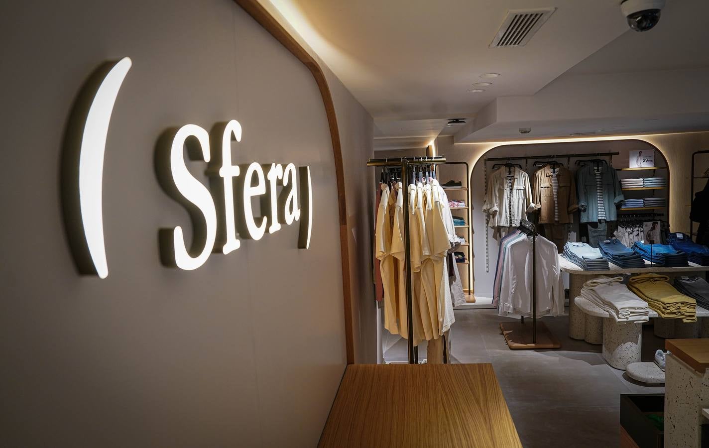 Sfera reabre su tienda en la Plaza Moyúa de Bilbao