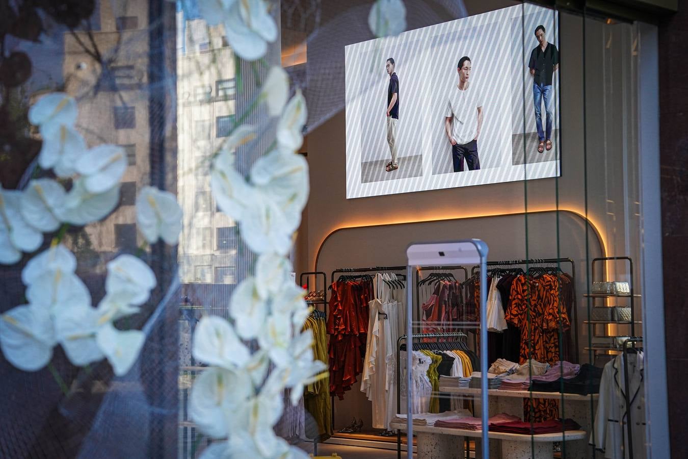 Sfera reabre su tienda en la Plaza Moyúa de Bilbao