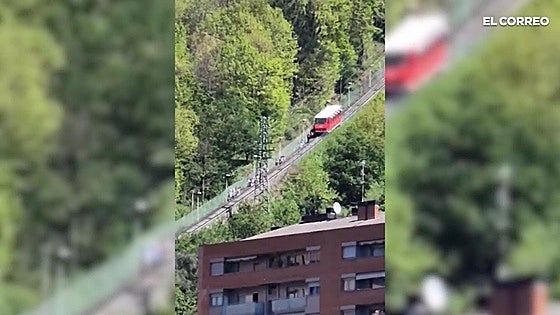 Pasajeros del funicular de Artxanda, obligados a bajar andando tras el apagón