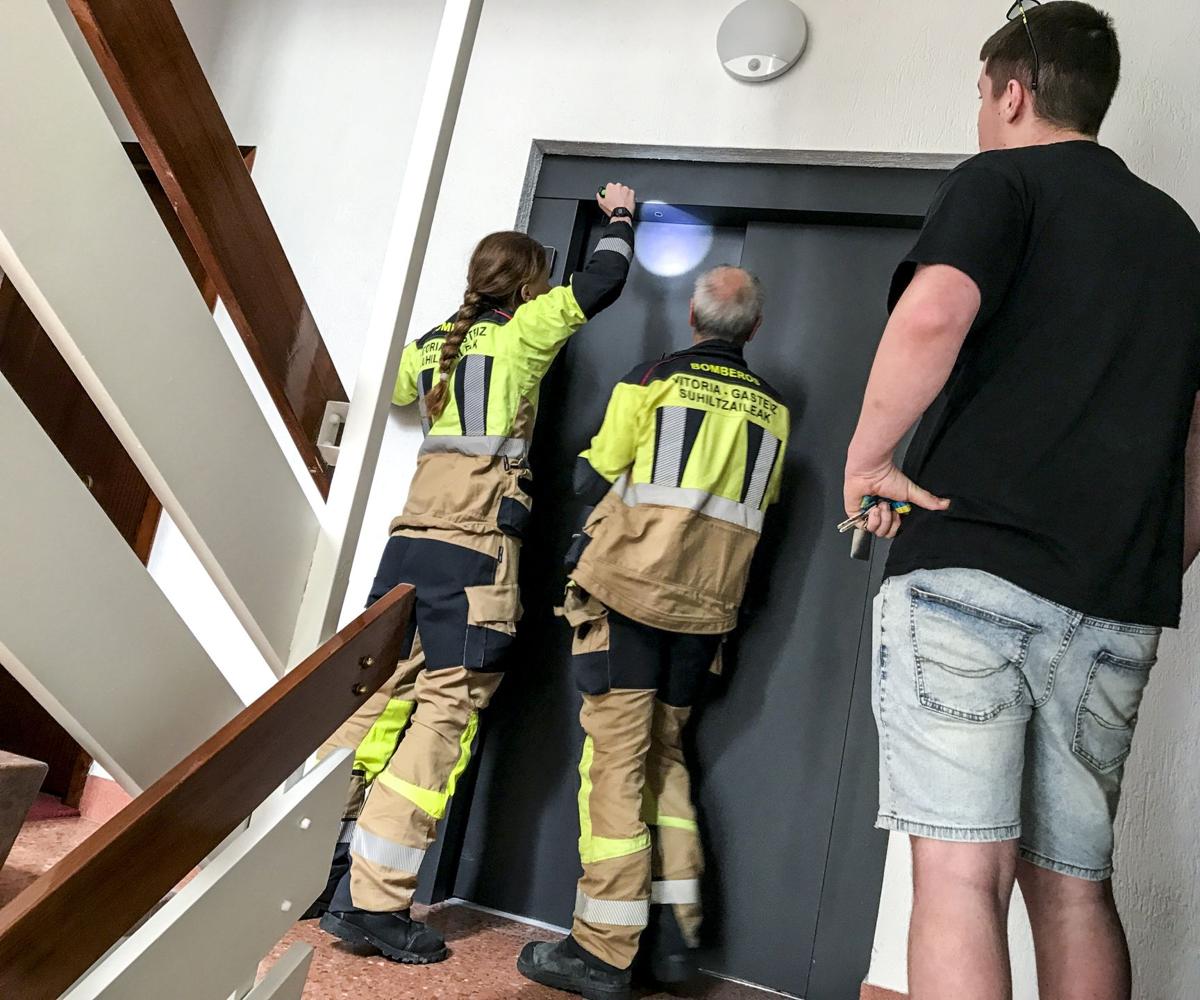 «Me siento como si hubiese estado un año en el ascensor»