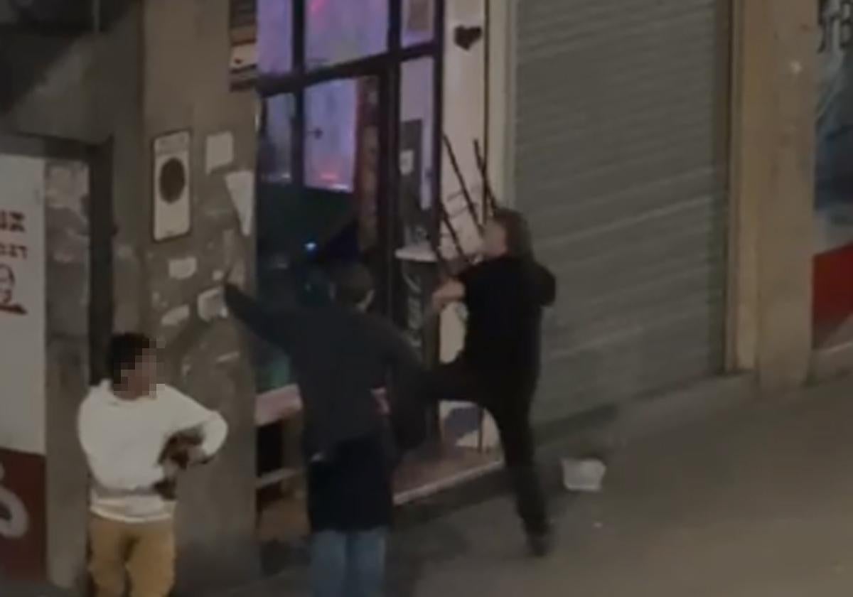 Detenido un exconcursante de &#039;El Conquis&#039; tras reventar la cristalera de un bar en Santutxu