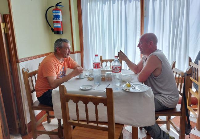 Víctor Manuel Ortiz e Isidro Olazabal se enteraron del apagón al ir a comer al mismo restaurante al que fueron hoy.