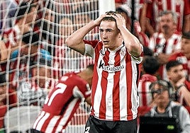 Jauregizar se lamenta tras una ocasión del Athletic en la primera mitad.
