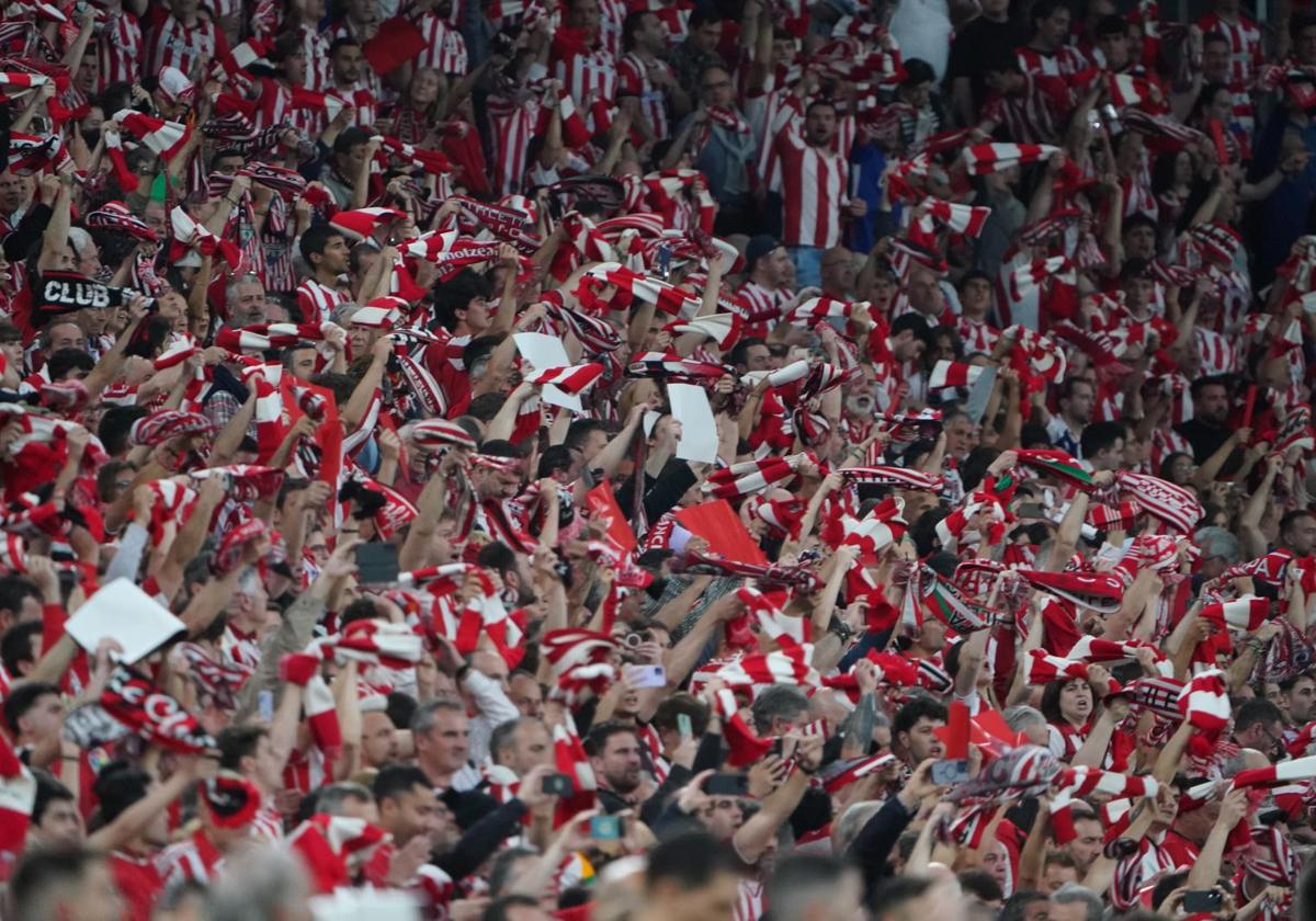 El viaje de los 3.766 athleticzales en busca del milagro de Manchester
