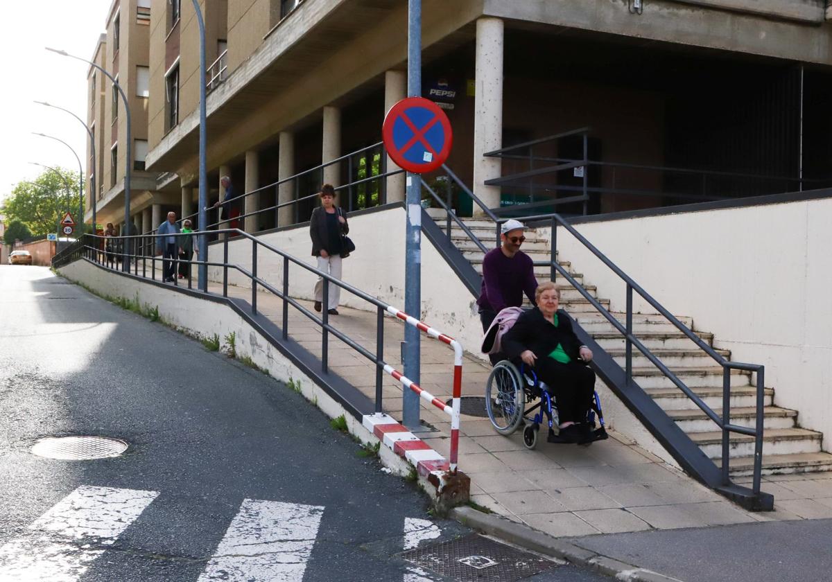 El acceso de la Residencia Mixta de Miranda , objeto de estudio