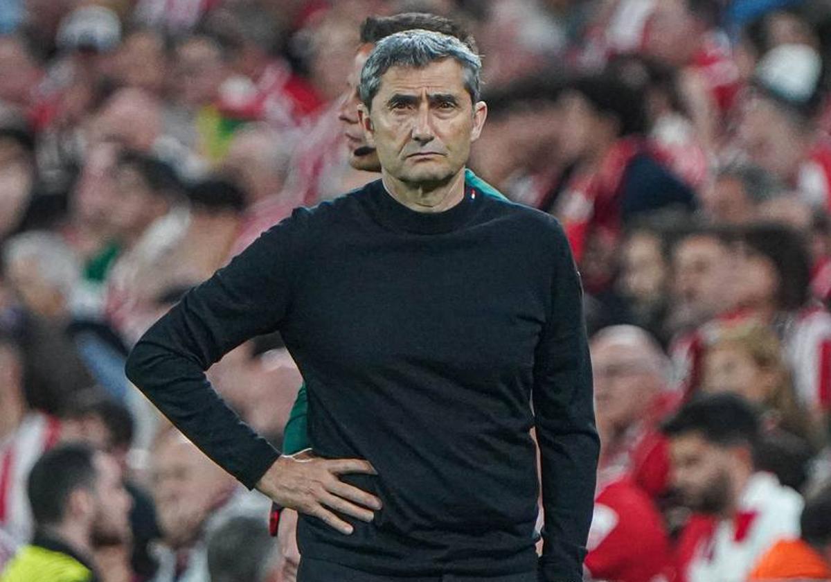La queja de Valverde: «El penalti y la roja han sido demasiado castigo»