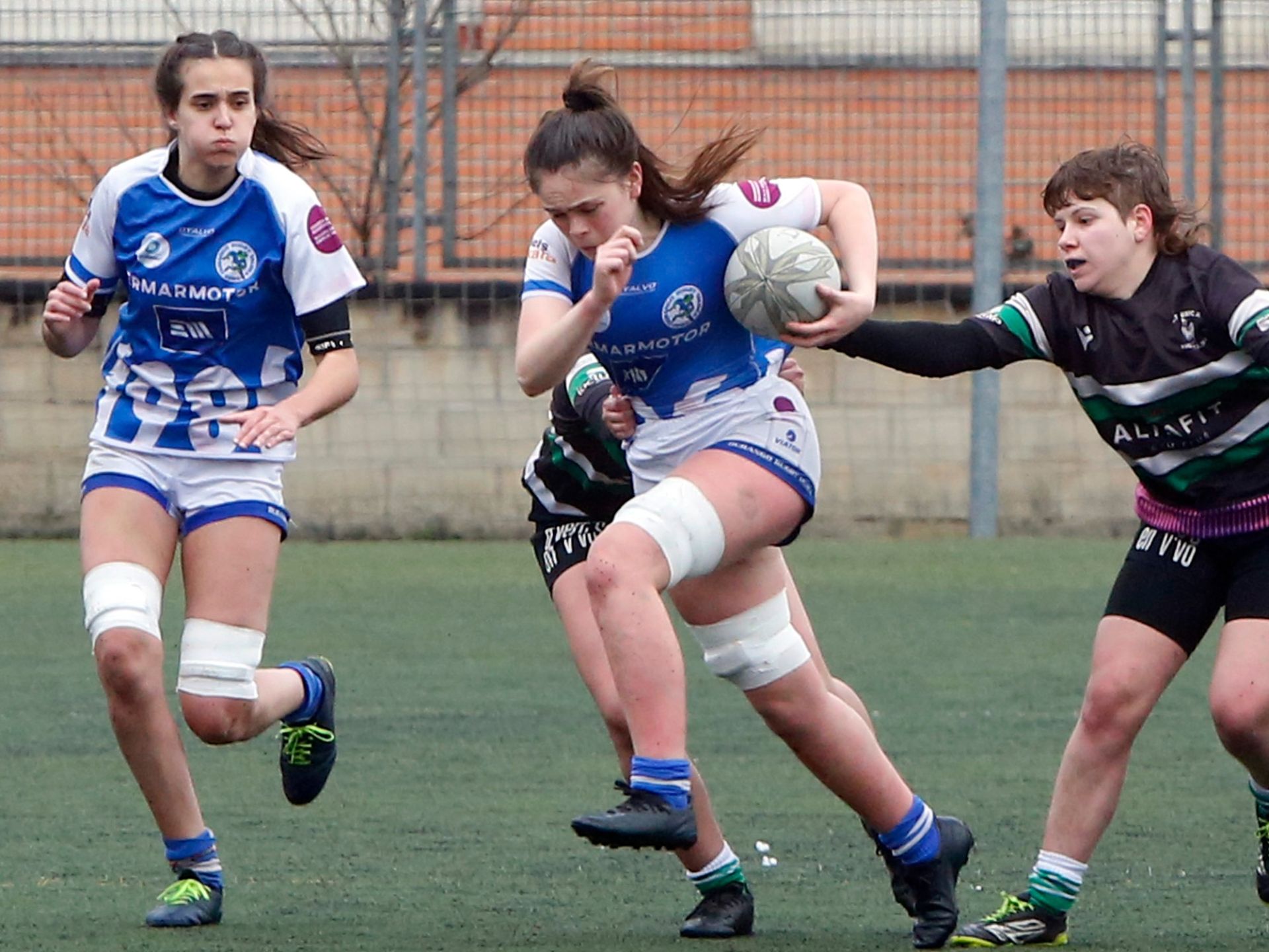 El equipo senior de chicas de Durango Rugby Taldea busca el billete a semifinales